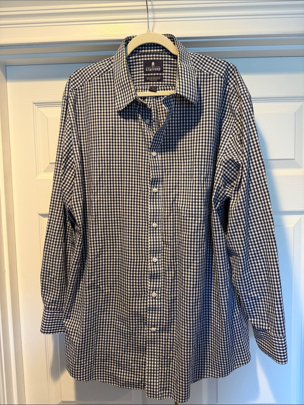 Stafford Men's Navy and White Gingham Button-Down Shirt